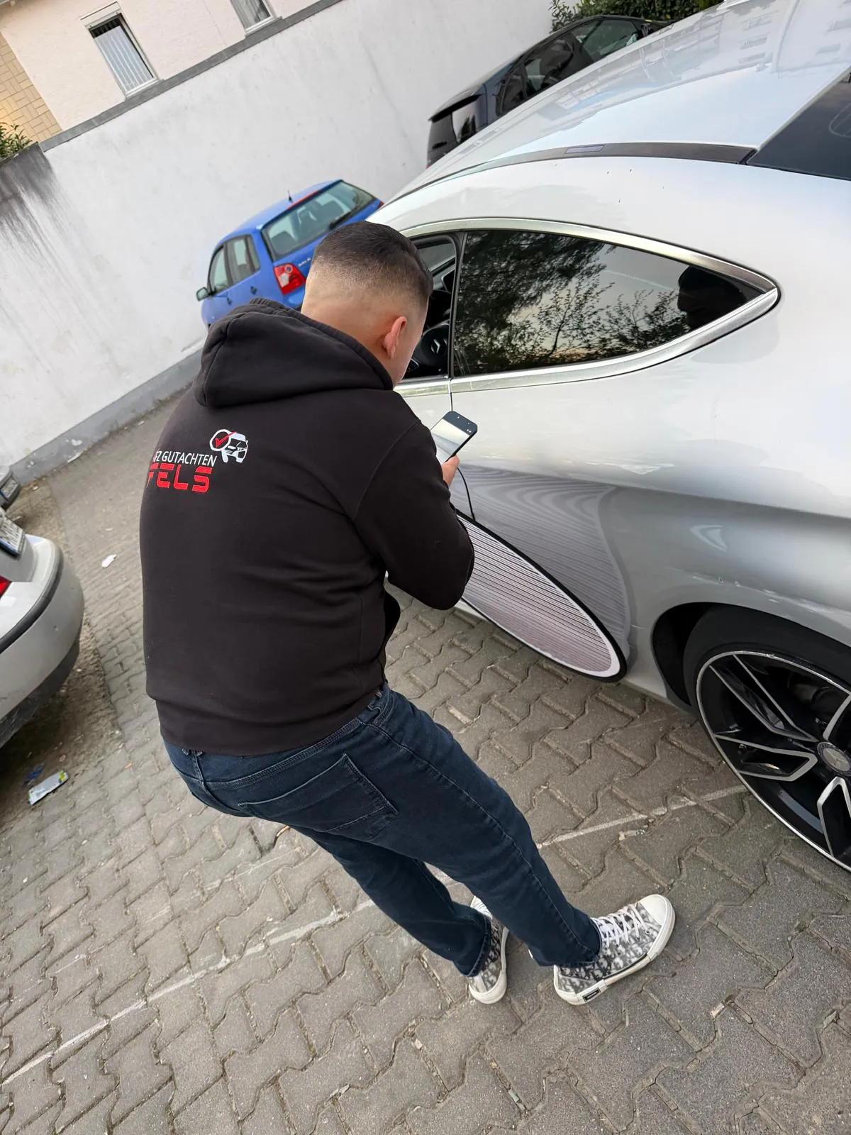 FELZ Gutachter bei der Arbeit